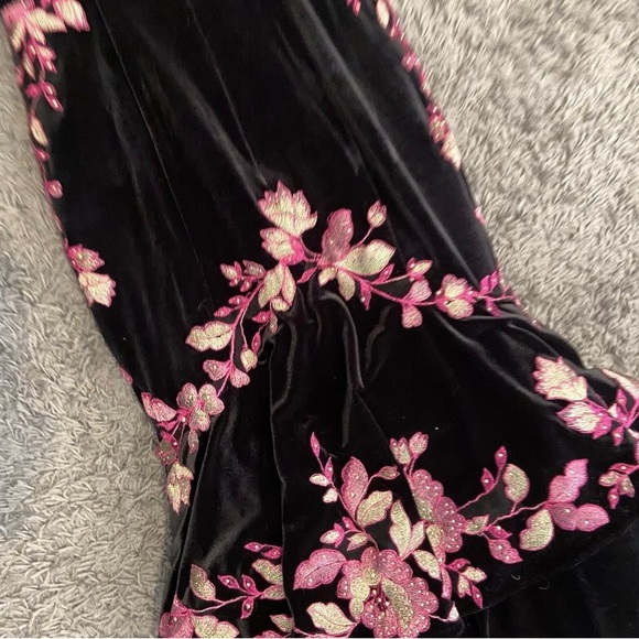 Ellie Wilde Mon Cheri Velvet Floral Gown Size 4 EW117118 $558.00 - Picture 11 of 16